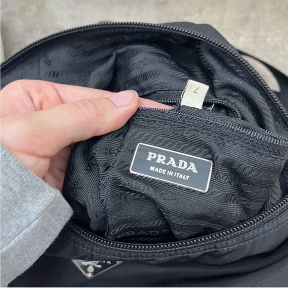 PRADA Black Nylon Tessuto Shoulder Bag Hobo Baguette Re Edition - Picture 14 of 14